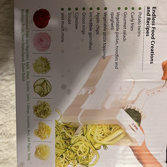Breiftons 7-Blade Spiralizer endless recipes - Picture 6 of 10